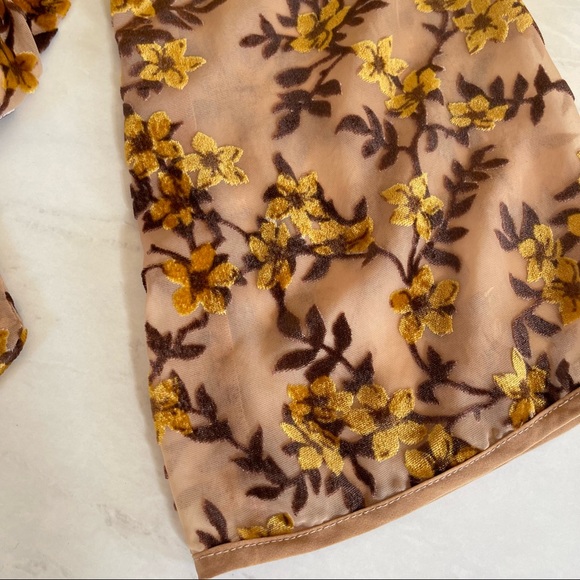 Tiger Mist Longsleeve wrap top - Picture 4 of 7